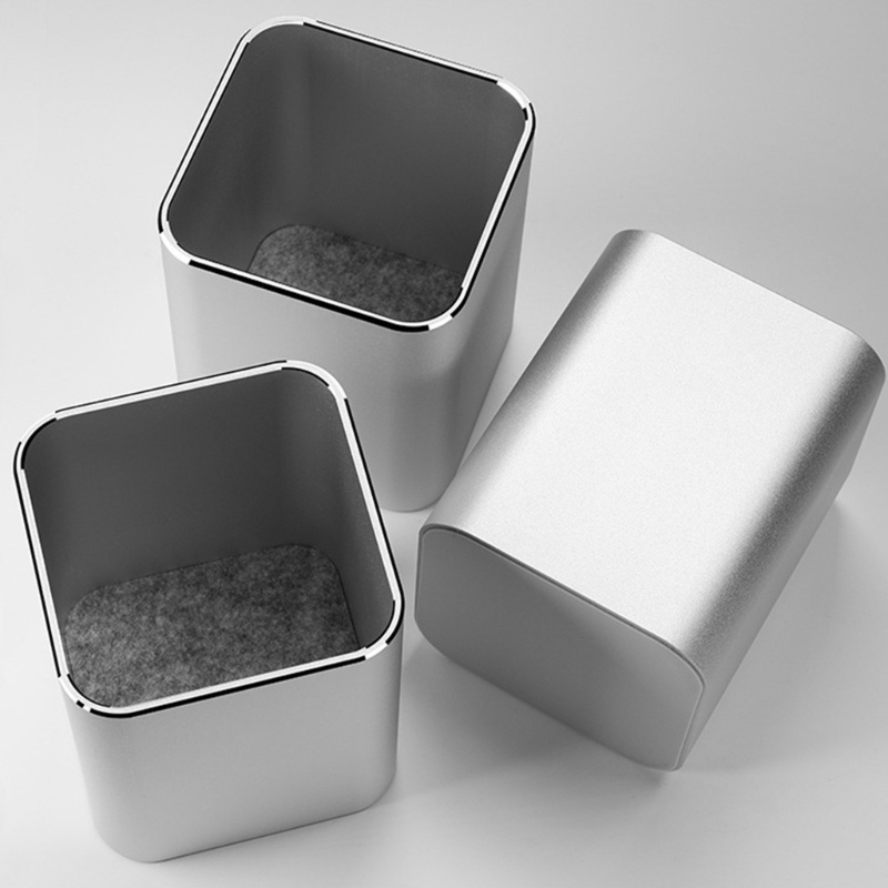 Giá Đỡ Bút / Cọ Trang Điểm Để Bàn Bằng Kim Loại Tiện Lợi