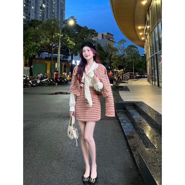 Set áo khoác dạ tweed kèm áo sơ mi thắt nơ cổ kèm chân váy