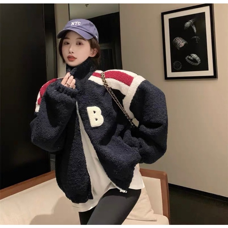 Áo khoác lông phối tay trắng đỏ thêu chữ B cực dày dặn ấm áp form thụng tay bồng thu đông Nhungkudo