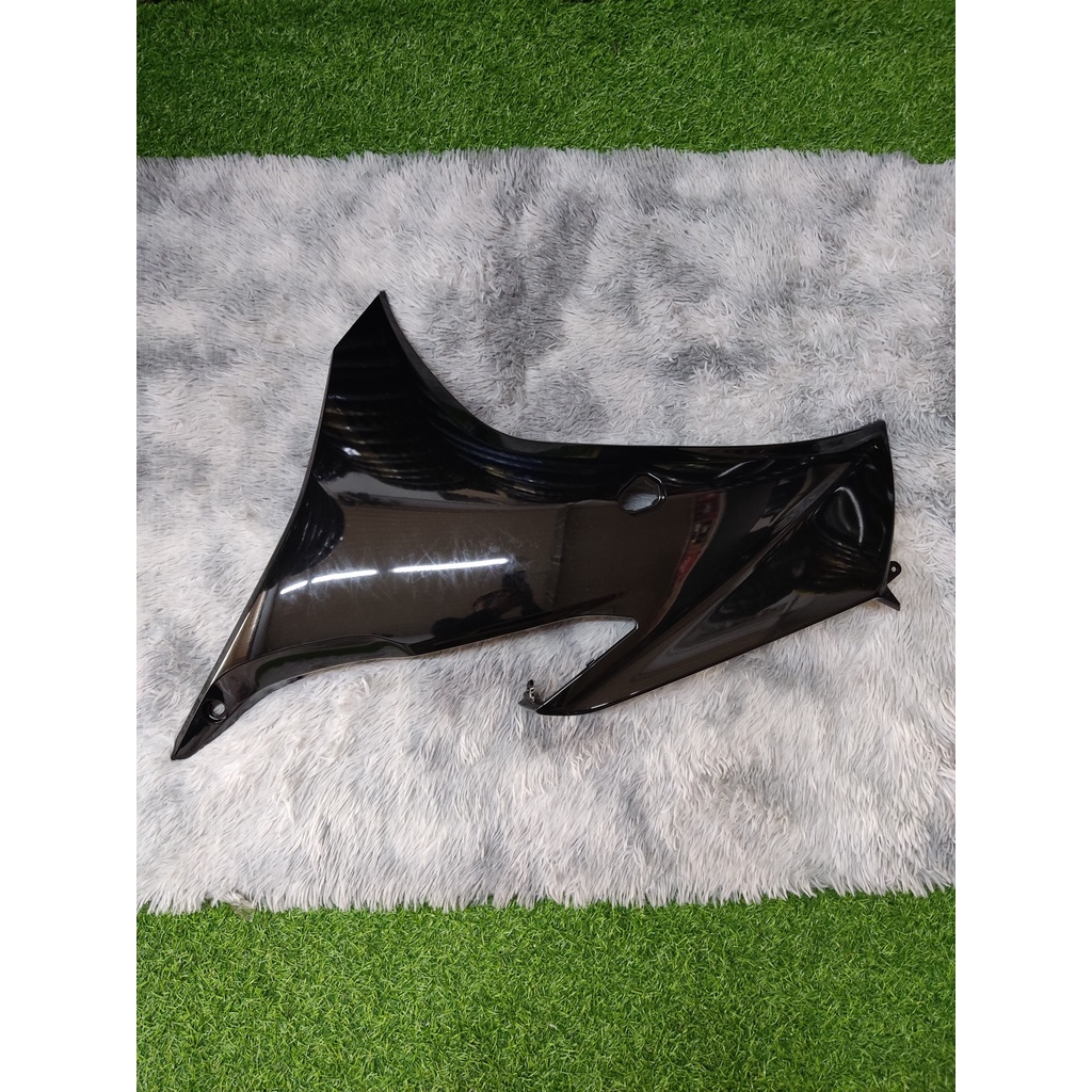 Cánh Yếm Trái Đen Bóng GSX R150