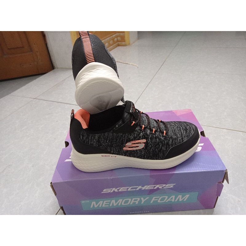 Giày skechers chính hãng