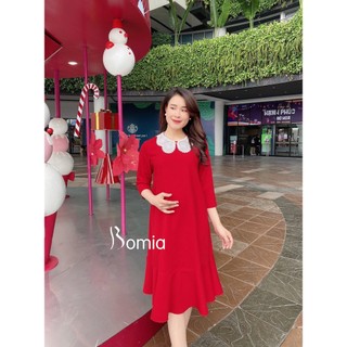 Váy bầu đỏ cổ ren trắng