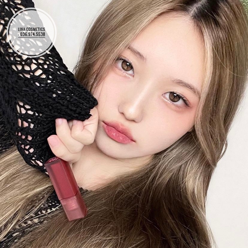 Son Kem Black Rouge Double Layer Over Velvet