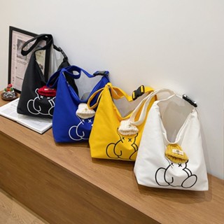 Túi giỏ đeo chéo vải kaki hình gấu mũ len nhiều màu