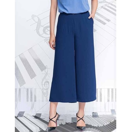 Quần Lửng FIONA Dáng Suông, Xẻ Gấu 2 Bên Mã F359124