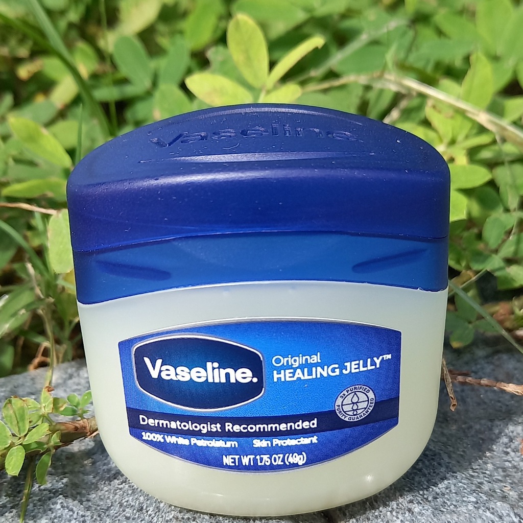 Sáp nẻ vaselin (Mỹ) lọ 49g. Kem bôi chống nẻ vaseline giúp dưỡng da, giữ ẩm dùng cho cả gia đình