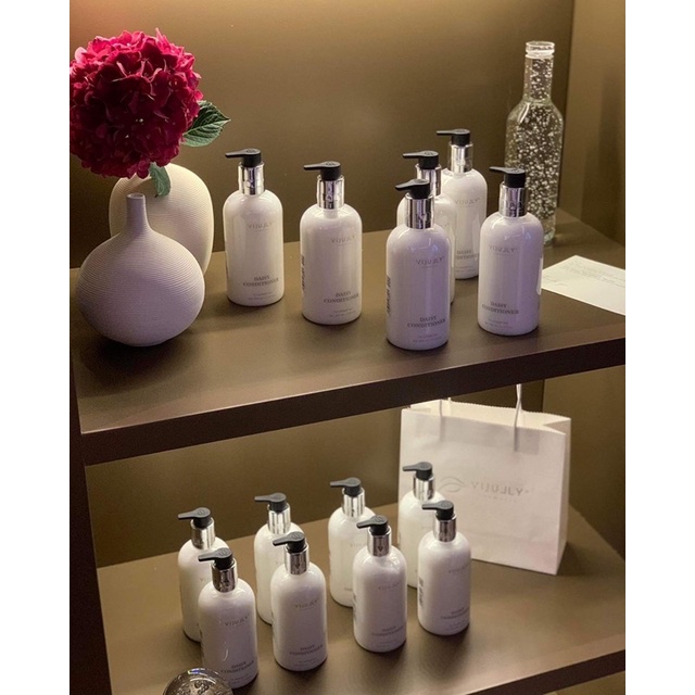 Vijully Cosmetic - Dầu xả giúp tóc bóng mượt vào nếp