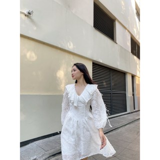Váy đầm trắng cổ bèo V tay phồng dáng xòe đi chơi đi tiệc Vayemcloset