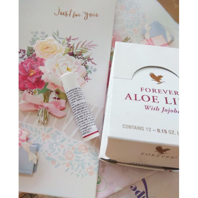 Son dưỡng không màu Aloe Lips cho môi khô môi xăm