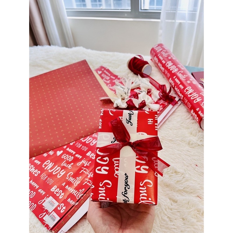 Dịch vụ gói quà kèm theo sản phẩm của shop