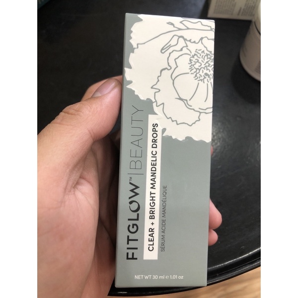 Clear + Bright Mandelic Serum Drops - Fitglow Beauty Các giọt huyết thanh hoàn thiện, làm sáng và làm sạch da nhanh chón