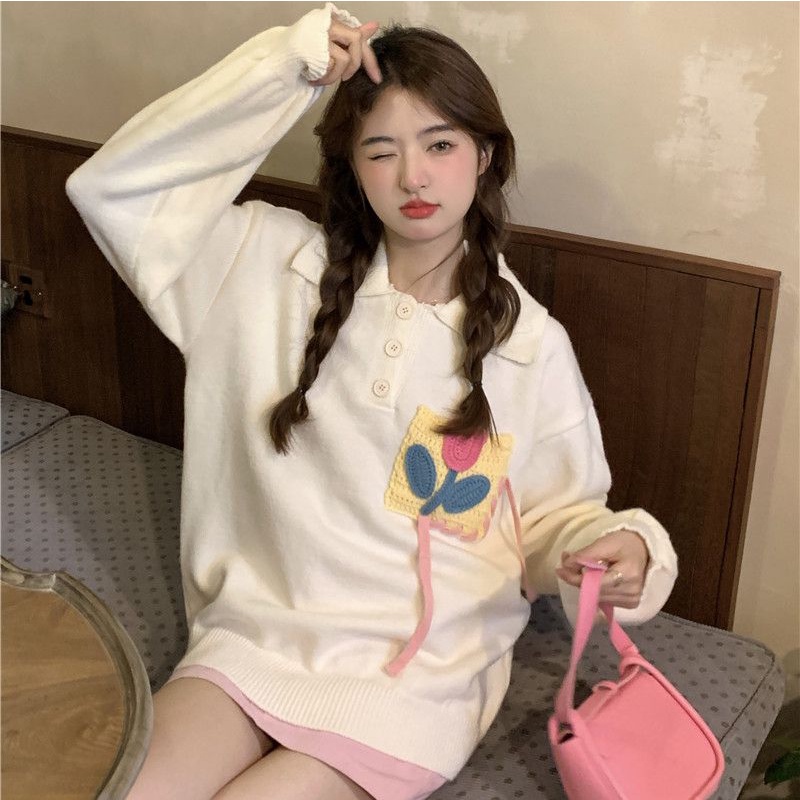 Áo len polo đính cúc đan hình hoa tulip. Áo len dáng rộng