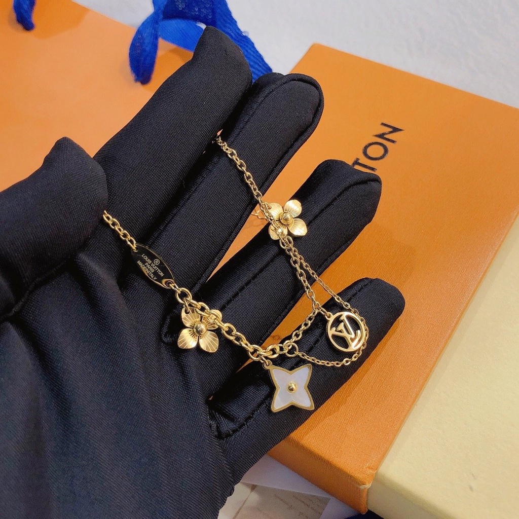 Vòng Tay Louis Vuitton Bằng Thép Titan Họa Tiết LV Monogram