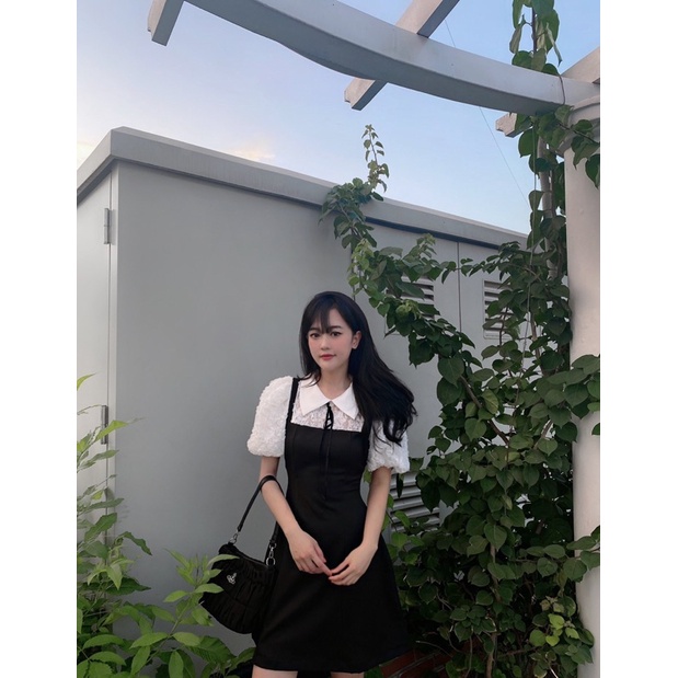 Váy đầm đen pha ren hoa nổi trắng by La Moneta