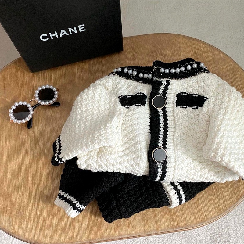 Áo cadigan len cho chó mèo hai màu đen trắng