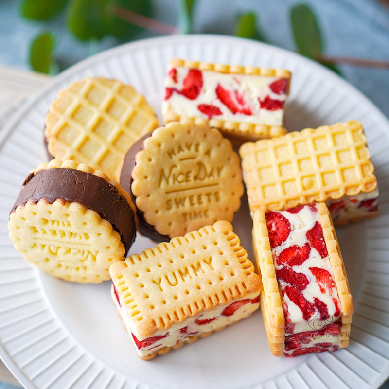 Bộ 4 Khuôn Cắt Bánh Quy Hình Bánh Waffle