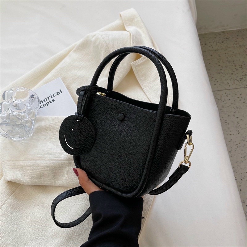 Túi xách nữ đeo chéo da mềm phong cách hàn quốc kèm móc