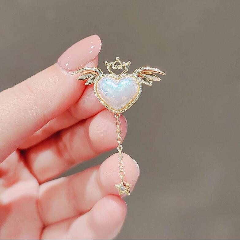 Trâm Cài Áo Hình Cánh Thiên Thần Trái Tim Đôi Cánh Tua Rua Độc Đáo Chống Chói