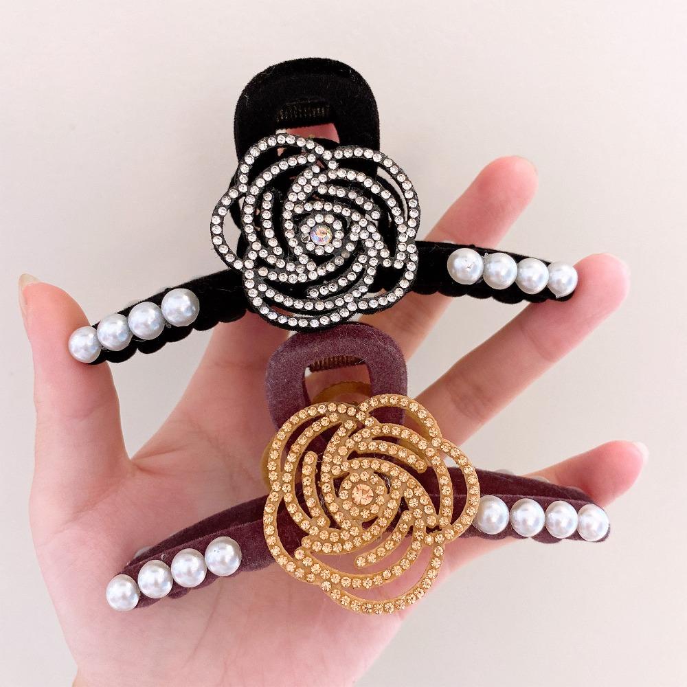 Kẹp Tóc Hình Cá Mập Đính Hoa Trà Sang Trọng Cho Nữ