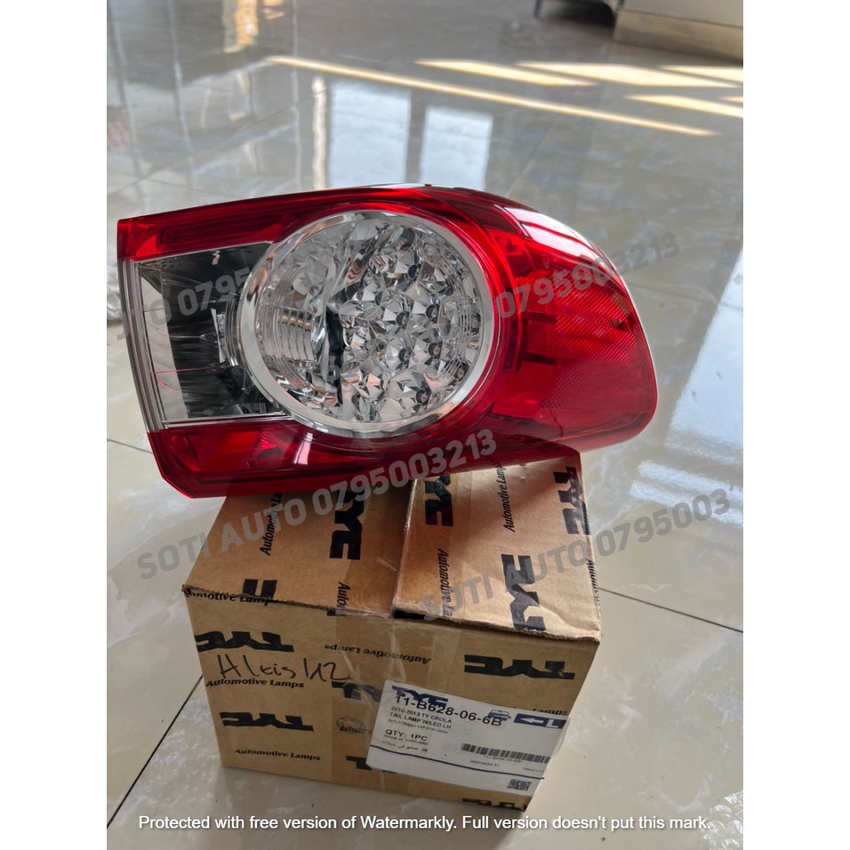 Đèn hậu miếng ngoài Toyota Altis