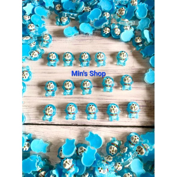 Charm Doraemon loại trong siêu dễ thương.