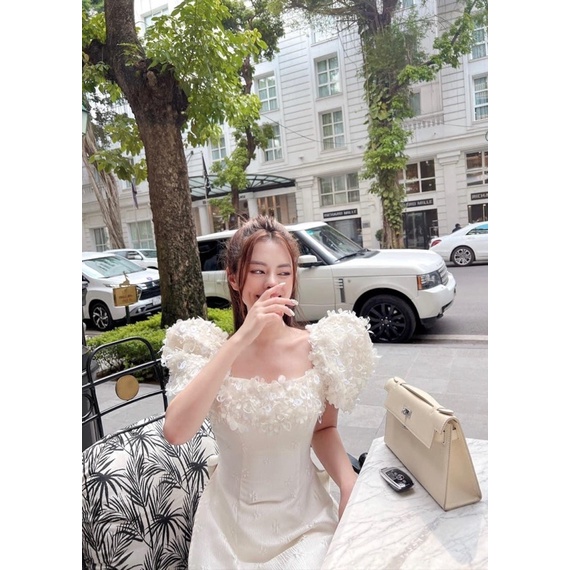 Áo dài Khổng Tước tay bồng hoa đính kết thủ công