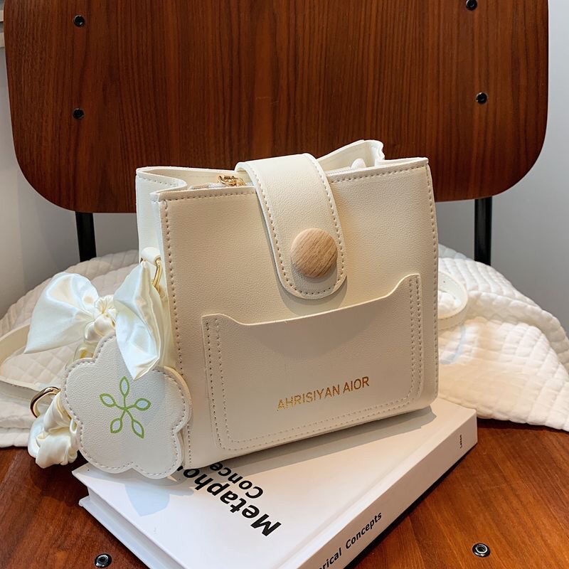 Túi Đeo Chéo Vai Thời Trang Sành Điệu Dễ Thương Cho Nữ