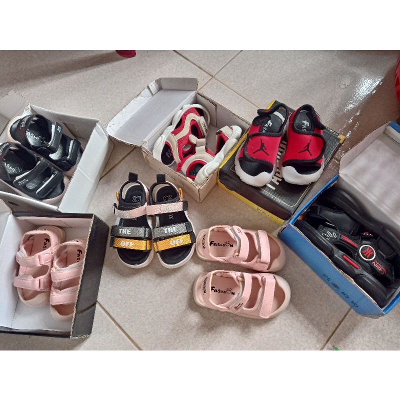Thanh lý xả rẻ sandal trẻ em mầm non