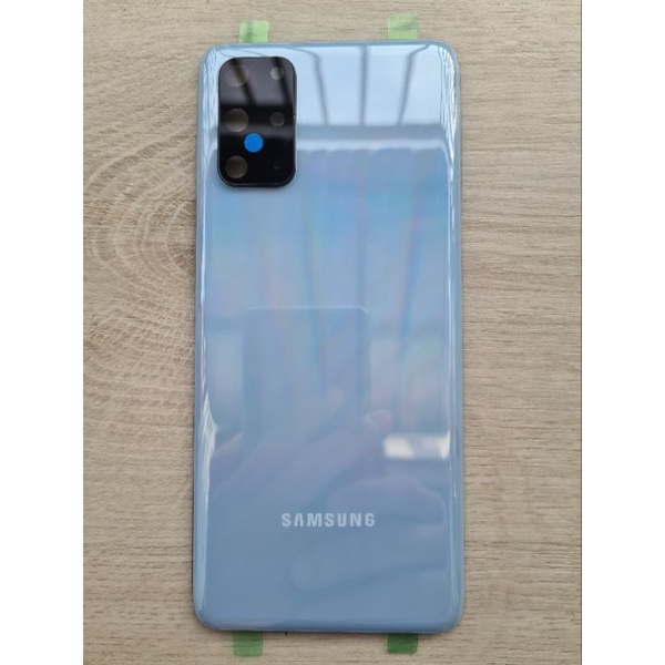 Nắp lưng Samsung S20 Plus , có kính camera sau