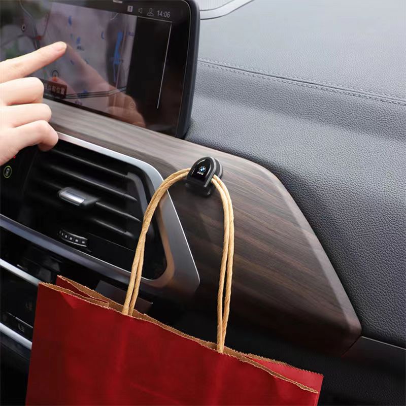 Móc Treo Đồ Gắn Lưng Ghế Xe Hơi Đa Năng Tiện Dụng
