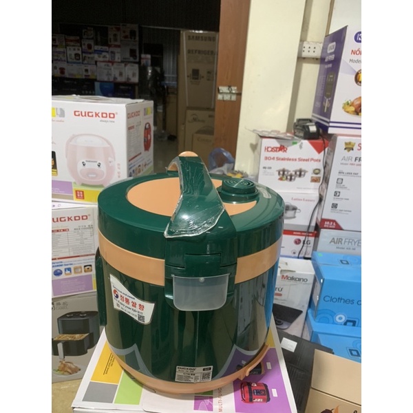 Nồi cơm điện CUCKOO 3D GK - 208  2.0 Lít. Lòng gang siêu dày dặn nấu cơm ngon.
