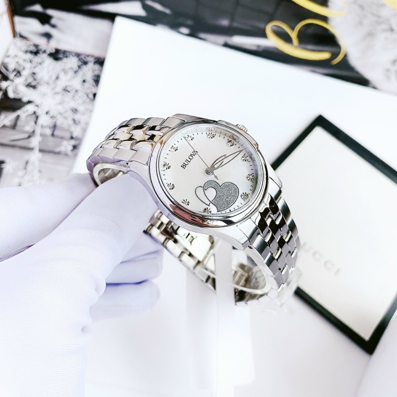đồng hồ nữ Bulova .