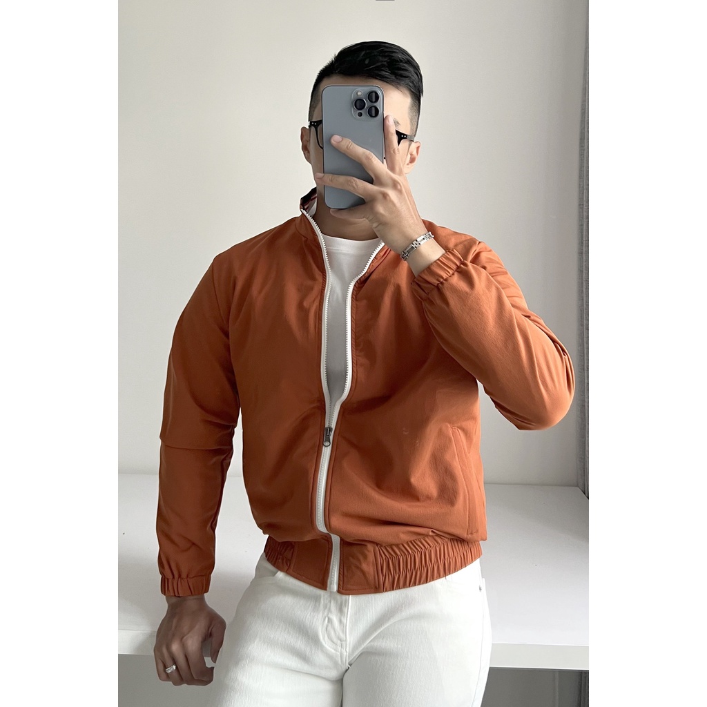 Áo Khoác Bomber Americus Gosani Chất Liệu Hai Lớp Dày Dặn Màu Trắng Và Be