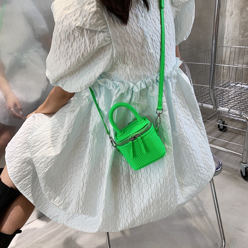 Túi Đựng Mỹ Phẩm Họa Tiết Sọc Thời Trang Dành Cho Nữ