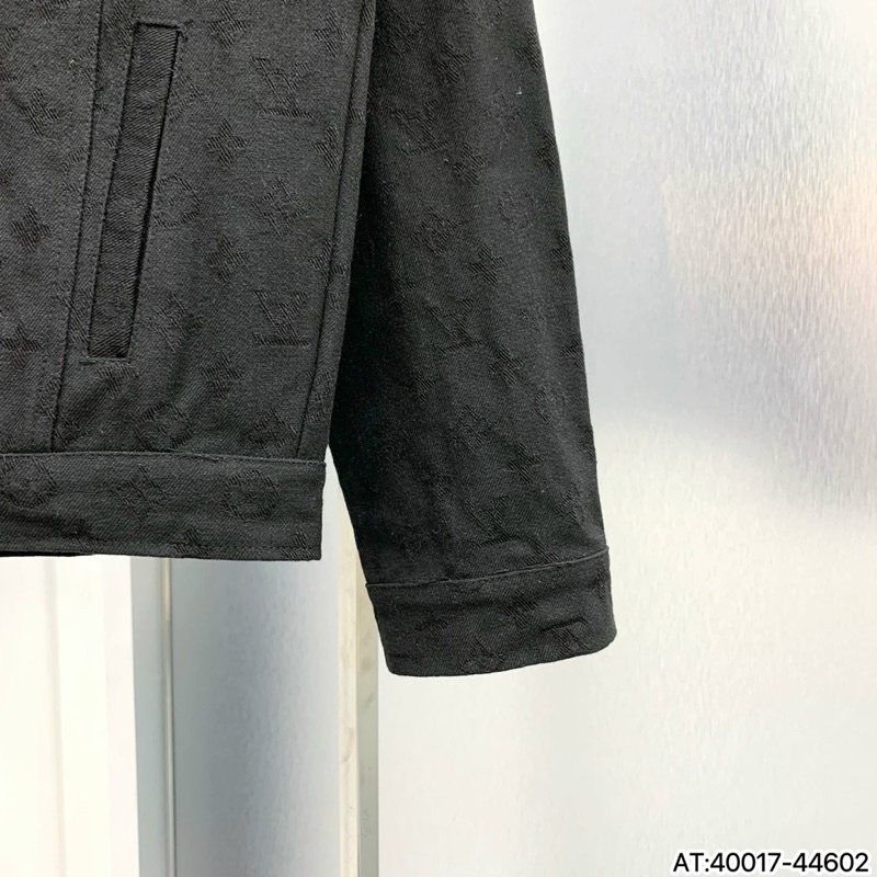 Khoác LV vải bò cực dày dặn