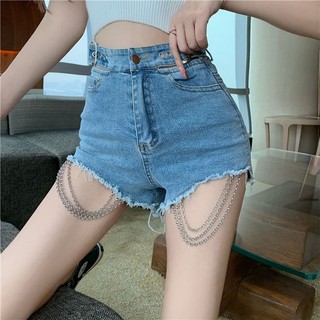 Quần short jeans cạp cao kèm đai, phối dây xích cá tính, sexy sang chảnh