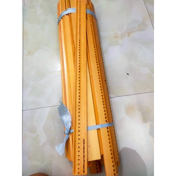 Thước gỗ giáo viên