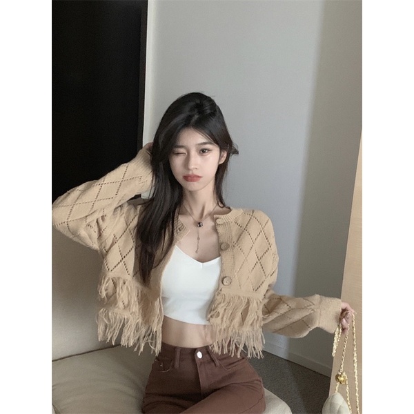 Áo Len Cardigan Nữ Dáng Croptop Tua Rua Cúc Giả Gỗ Cá Tính Mẫu 2022