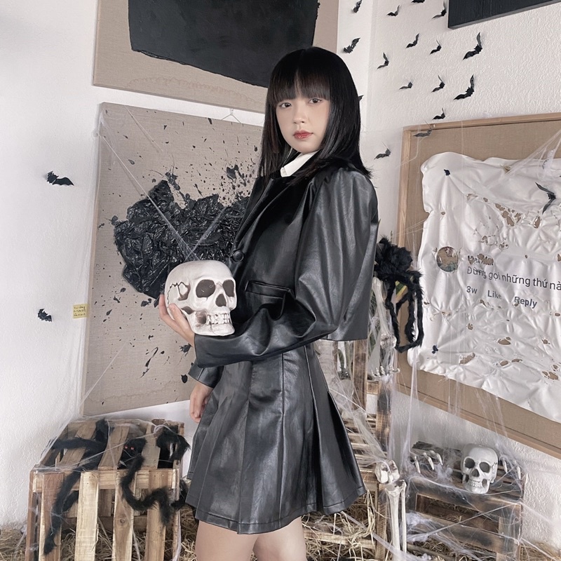 Set áo khoác blazer da chân váy da xếp ly tenis Hologramvnn đen trơn Holo Plaid