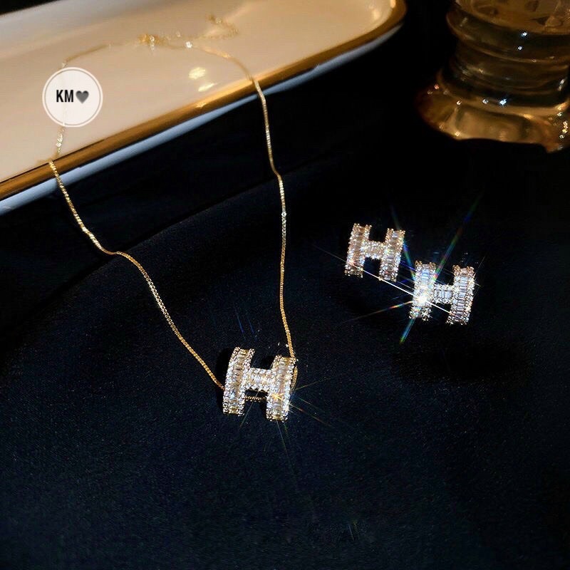 Set vòng cổ, khuyên tai chữ H cao cấp sang trọng