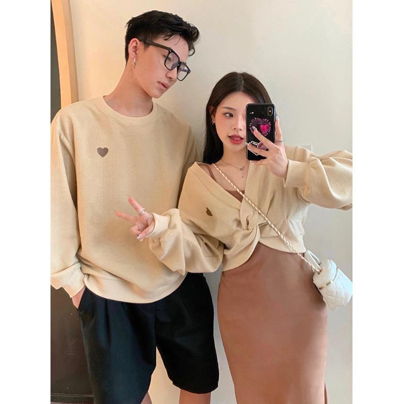Set đồ đôi áo nam váy nữ couple màu be nâu thêu trái tim chất đẹp hàng Quảng Châu COUPLELOVE C033