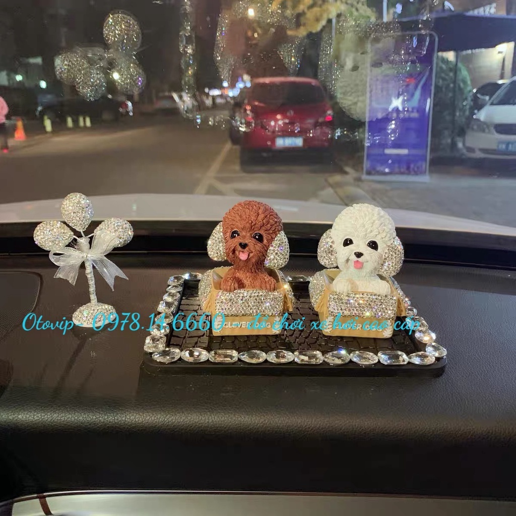 Mô hình chú cún Clever Dog trang trí xe ô tô, đầu lắc lư dễ thương gắn pha lê sang chảnh