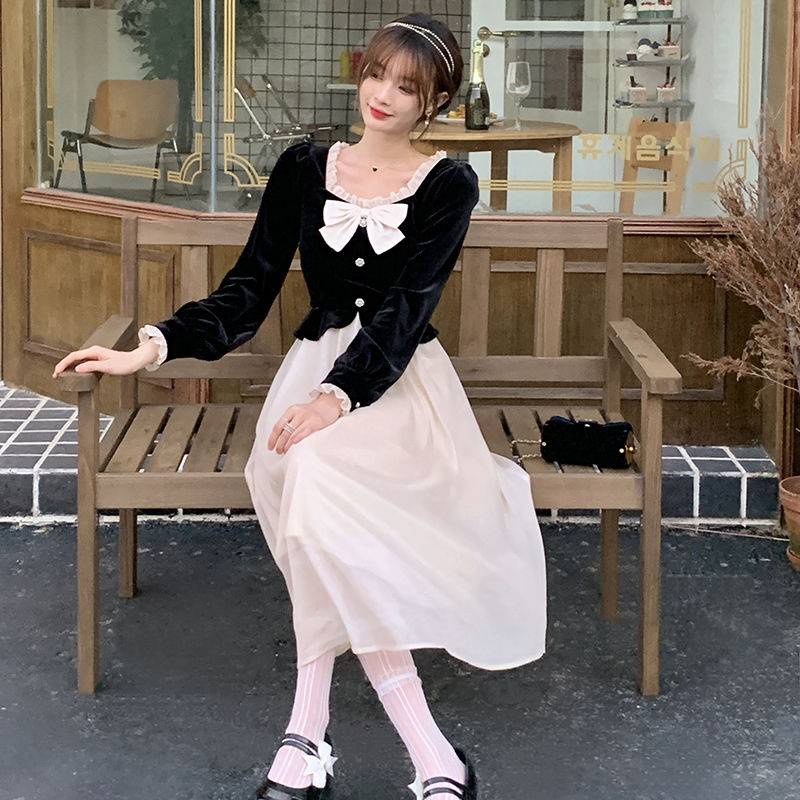 Váy babydoll Xiaoxiang Đầm Nhung Đen Giả Hai Mảnh Dáng Dài Cổ Vuông Thời Trang Thu Đông