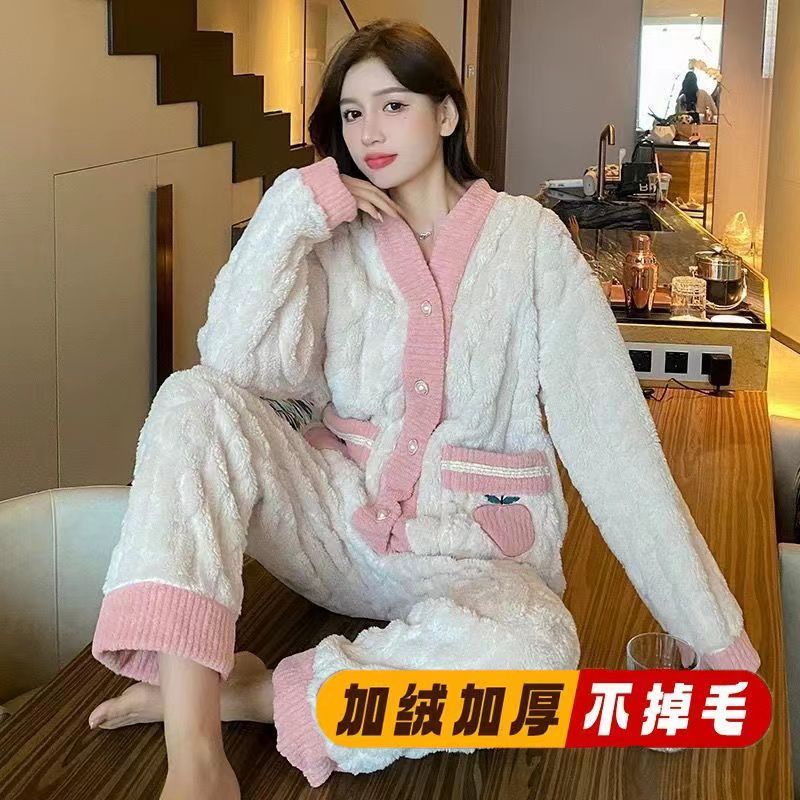 Bộ Đồ Ngủ Lông Cừu San Hô Dày Dặn Phong Cách Chanel Thời Trang Thu Đông Cho Nữ