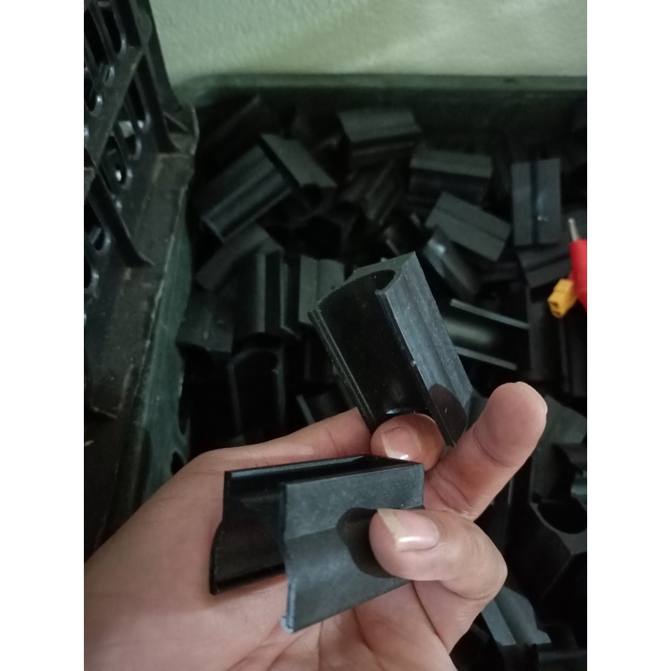 CÒ BẤM VÀ ĐẾ KẸP CÒ