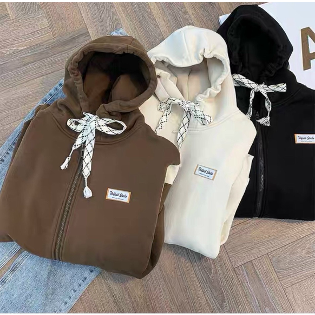 Áo khoác cặp nam nữ viền tay logo thiêu, nón rộng