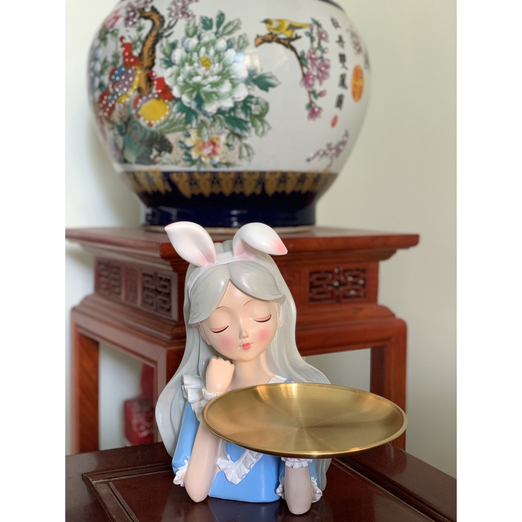 Tượng cô gái bê khay đựng đồ, chìa khoá, hoa quả  decor  nhà cửa, tặng quà tân gia