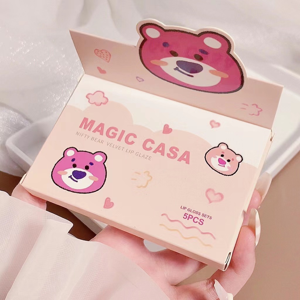 Son Kem Màu Lì Kháng Nước Lâu Trôi Vỏ In Hình Gấu Hồng