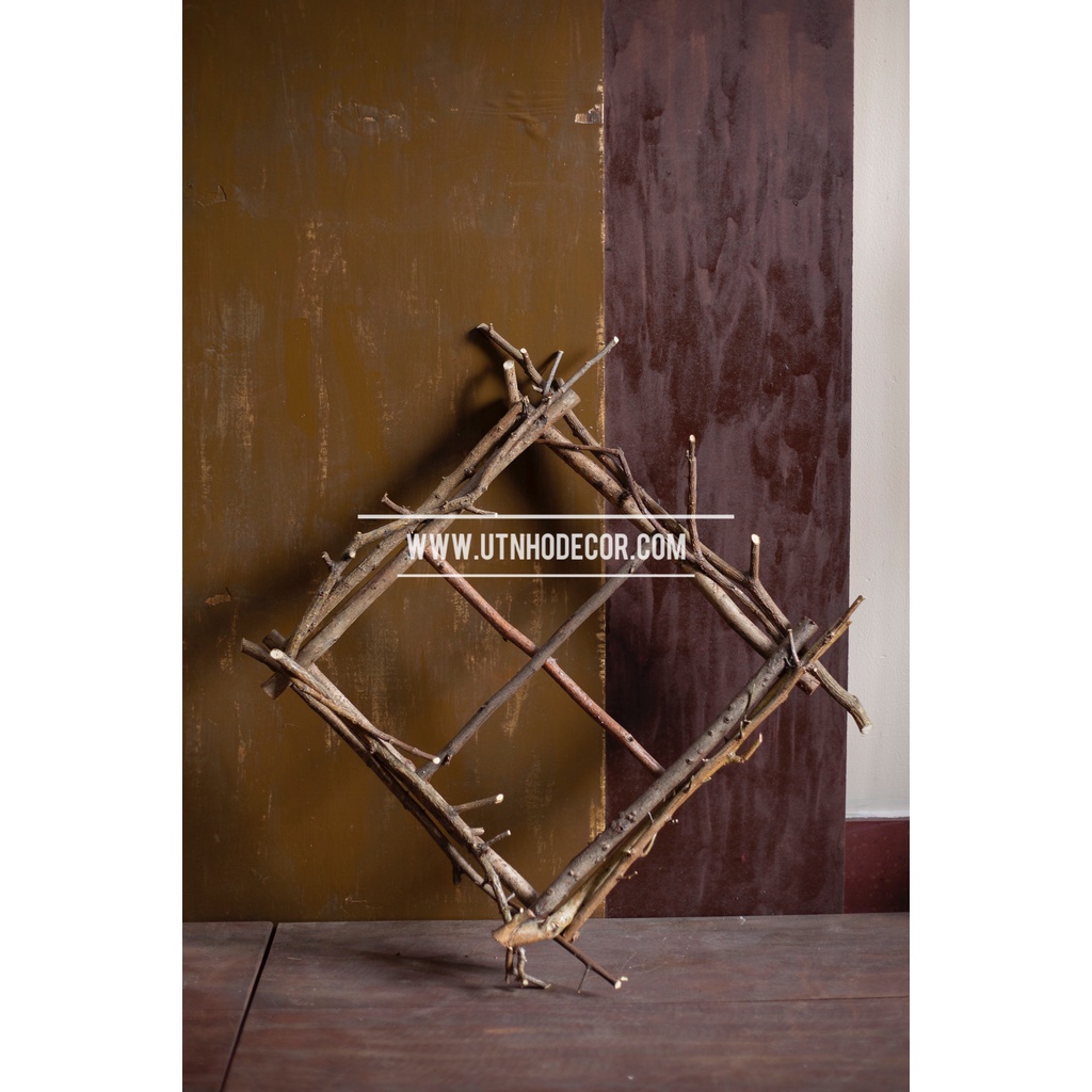 Khung Cửa Sổ Cành Cây Khô Kích Thước 60*60CM