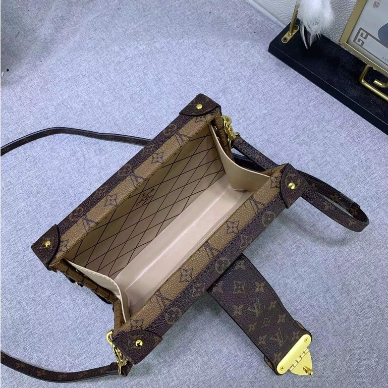 Louis Vuitton biến nữ là New M86886 Box bag